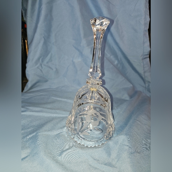 The European Collection Flower Crystal Bell - Picture 4 of 4
